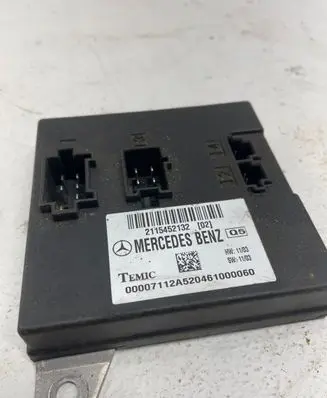 Mercedes-Benz E W211 Comfort/convenience module 2115452132 A520461000060 00007112A5