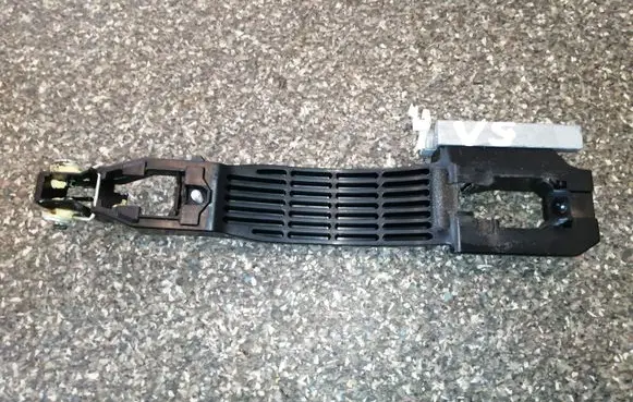 Rear door exterior handle/bracket