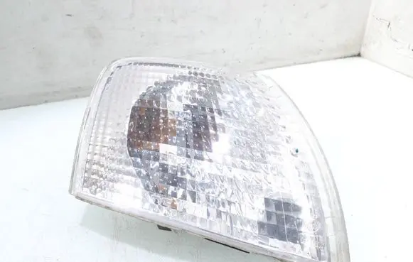 Volkswagen PASSAT B5 Front indicator light 185103b