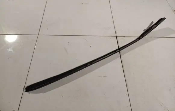 Opel Zafira A Windshield trim 76556MA