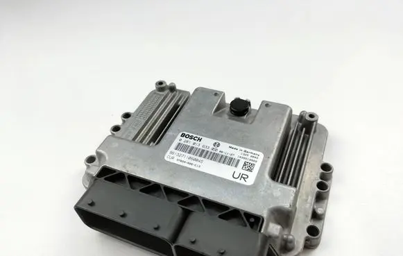 Honda CR-V Engine control unit/module 0281013633