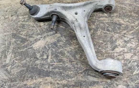 Cadillac SRX Front lower control arm/wishbone 15921069