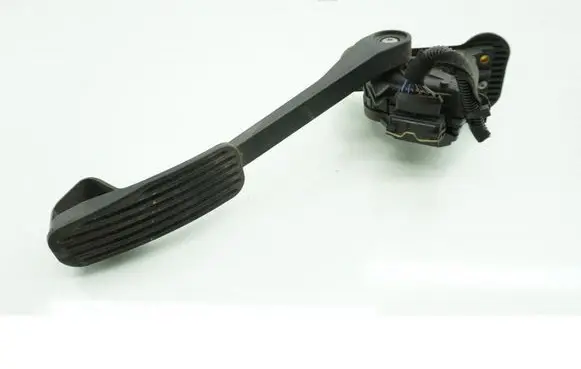 Volvo V70 Accelerator throttle pedal 30683514V70