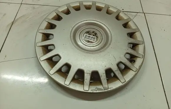 Opel Omega B1 R15 wheel hub/cap/trim 1J0601147H