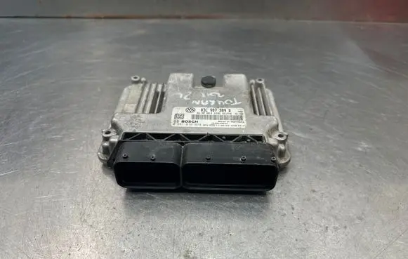 Volkswagen Touran II Engine control unit/module 03L907309R 0281016674