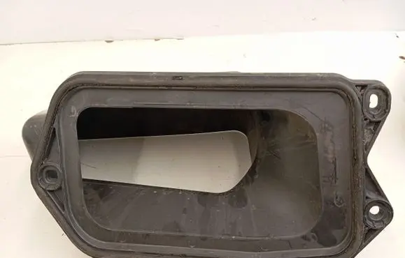 Porsche Macan (95B) Air intake duct part 8K2819904