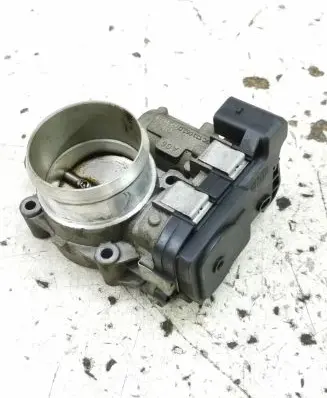 Volkswagen Touran II Throttle valve 03C133062D