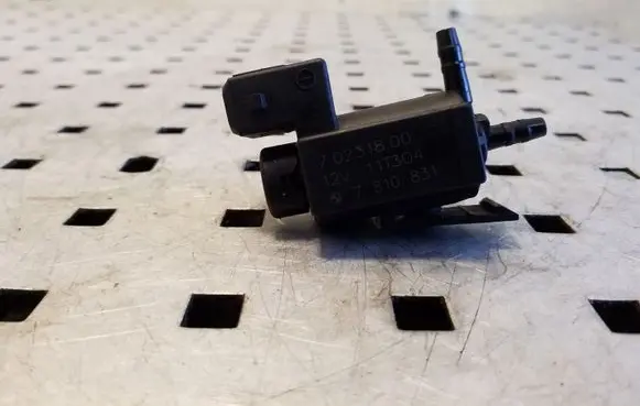 BMW 5 F10 F11 Turbo solenoid valve 7810831