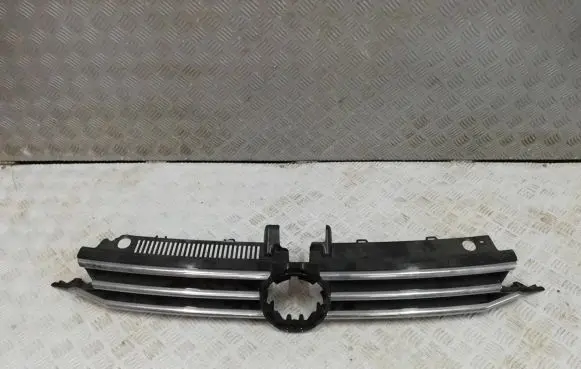 Volkswagen Touran III Front grill 5TA853651L
