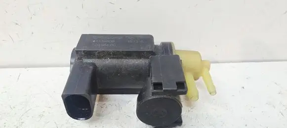 Volvo V40 Cross country Turbo solenoid valve 70466400 31339808