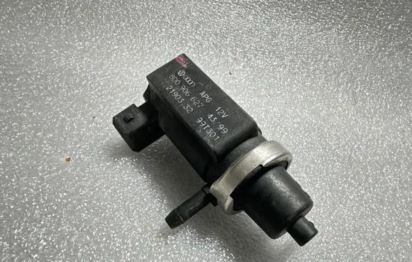 Audi A4 S4 B5 8D Turbo solenoid valve 8D0906627