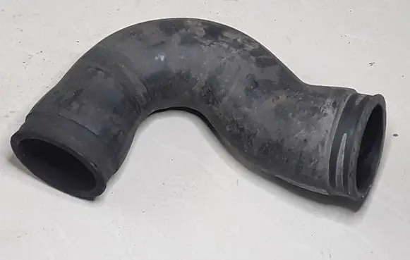 Volkswagen Golf IV Intercooler hose/pipe 1J0145838B