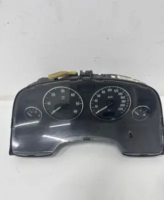 Speedometer (instrument cluster)