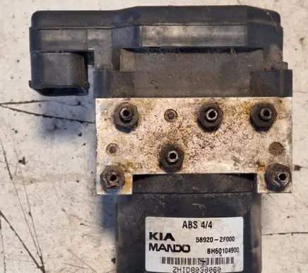 KIA Cerato ABS Pump 589202F000 589202E000 ZH1D8038060