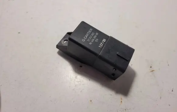 Citroen C4 I Glow plug pre-heat relay 9640469680 51252002