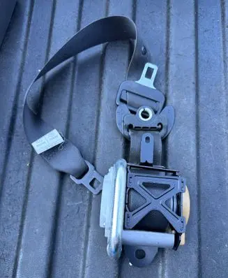 Infiniti FX Front seatbelt C9633HR11 33613 N1905
