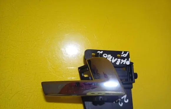 Rear door interior handle