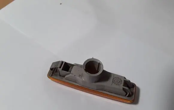 BMW 5 E39 Front fender indicator light 8360589