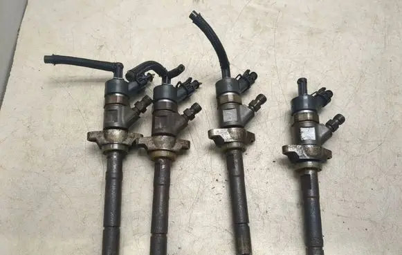 Citroen C4 II Picasso Fuel injectors set 0445110259
