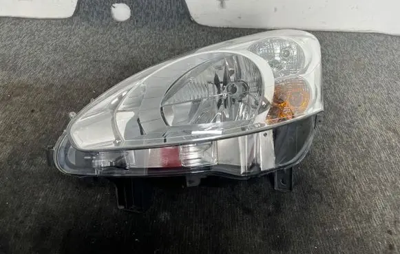 Peugeot Partner Headlight/headlamp 967202480