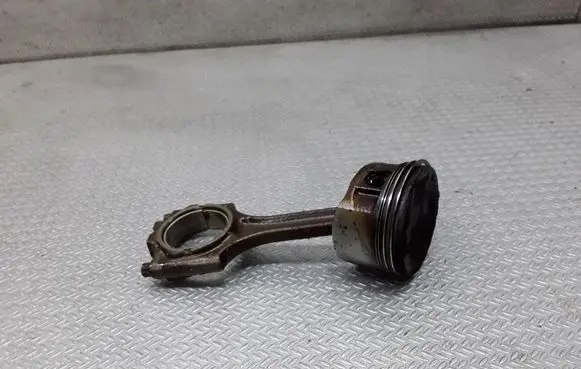 Volvo XC90 Piston with connecting rod