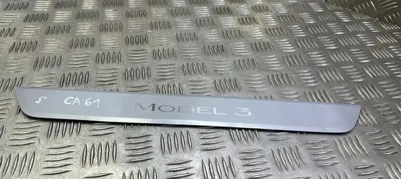 Tesla Model 3 Front sill trim cover 109084400C