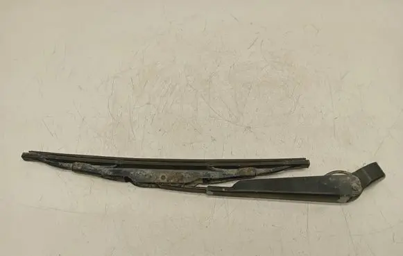 Ford Focus Rear wiper blade arm