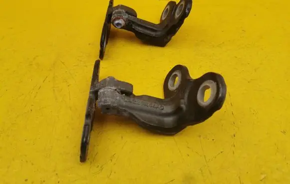Jaguar F-Pace Rear door lower hinge CPLA228A64AD CPLA228A66AC