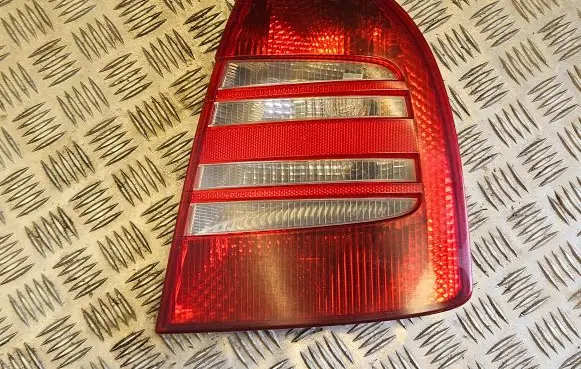 Skoda Superb B5 (3U) Rear/tail lights 3U5945112 3U5945096