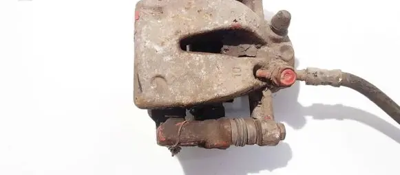 Toyota Avensis T250 Rear brake caliper y01340