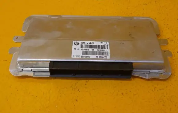 BMW 7 F01 F02 F03 F04 Air suspension control unit module (rear) 4055918 75789011