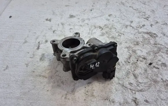 Renault Twingo III Throttle body valve H8201354832