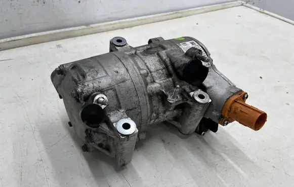 Opel Corsa F Air conditioning (A/C) compressor (pump) 9847929580