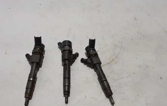 Renault Scenic II - Grand scenic II Fuel injector 7700111014