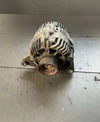 Audi A4 S4 B5 8D Generator/alternator