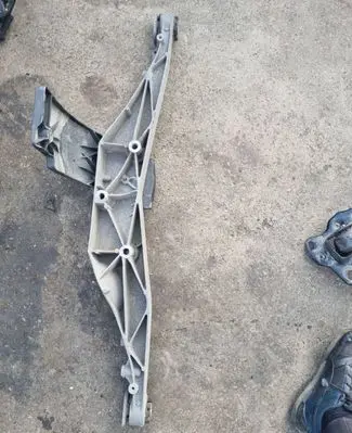 BMW 2 F46 Rear axle beam 6868778 241117