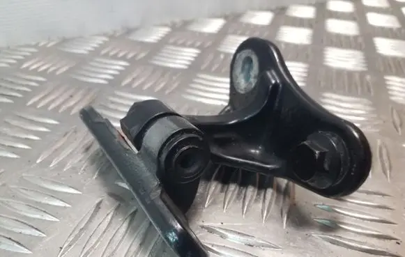 Mercedes-Benz ML W164 Rear door upper hinge