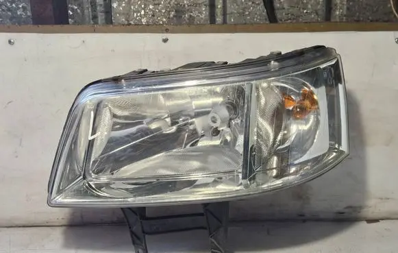 Volkswagen Transporter - Caravelle T5 Headlight/headlamp 7H1941015N