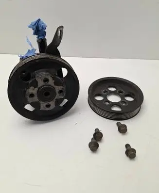 Volvo V70 Power steering pump 6G913A696NB 31202095