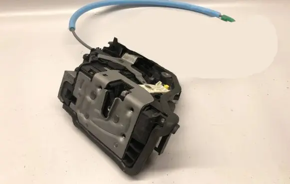 BMW X3 G01 Rear door lock 7473148