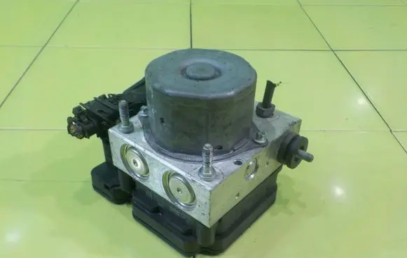 Mercedes-Benz B W246 W242 ABS Pump 0265956006