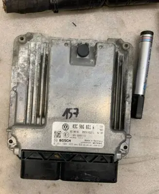 Volkswagen PASSAT B6 Engine control unit/module 03C906021A 0261S04469