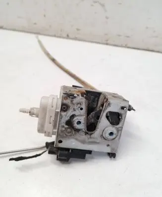 Audi A4 S4 B5 8D Front door lock 8D1837015E