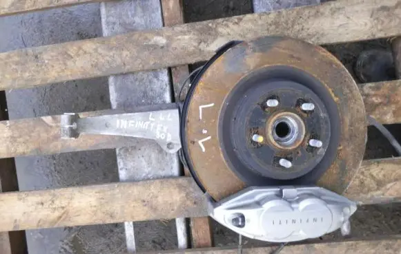 Infiniti FX Front wheel hub spindle knuckle