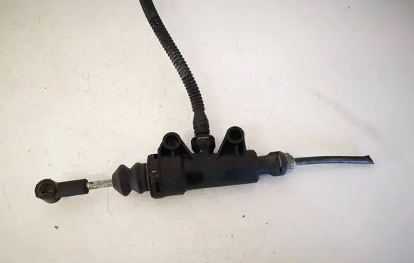 Mercedes-Benz C W203 Clutch master cylinder A2032900212