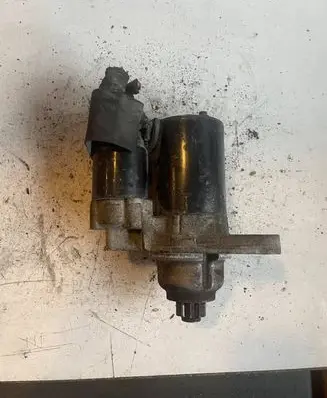 Volkswagen Touran I Starter motor 0AH911023A