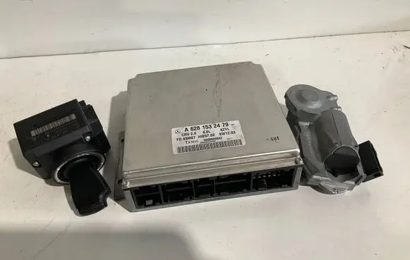 Mercedes-Benz E W211 Engine ECU kit and lock set A6281532479 00008858A2