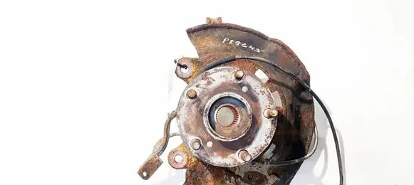 Toyota Auris 150 Front wheel hub 