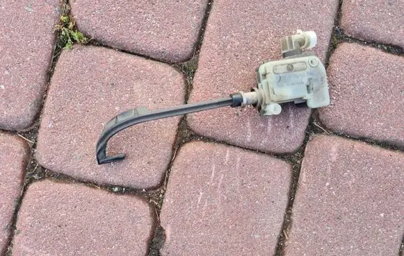 Opel Mokka X Fuel tank cap trim 42353811