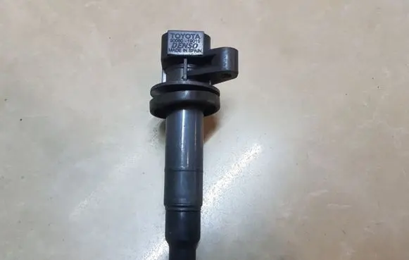Toyota Corolla E120 E130 High voltage ignition coil 9008019019